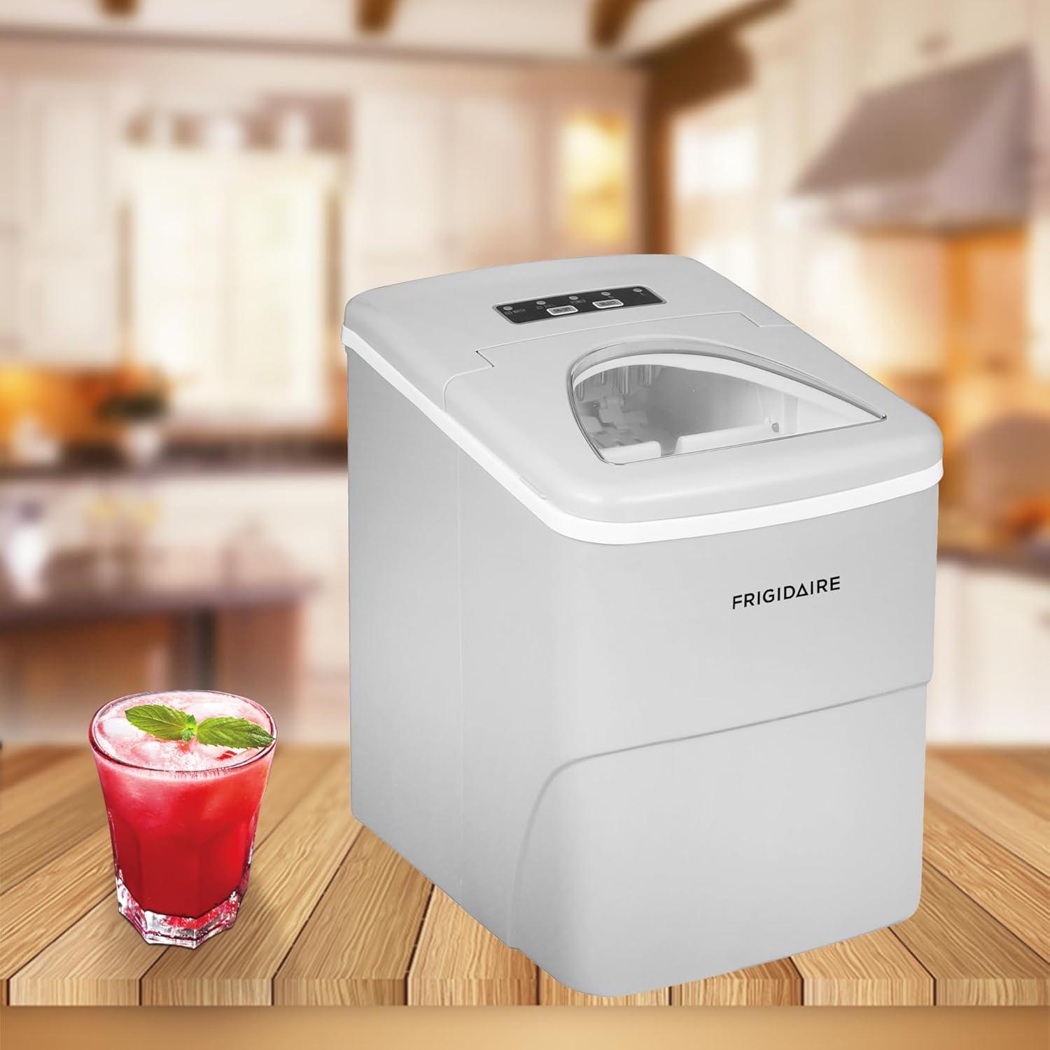 Frigidaire Small Appliances Frigidaire Small Appliances 26 Lb. Daily Production Cube Ice Freestanding Ice Maker