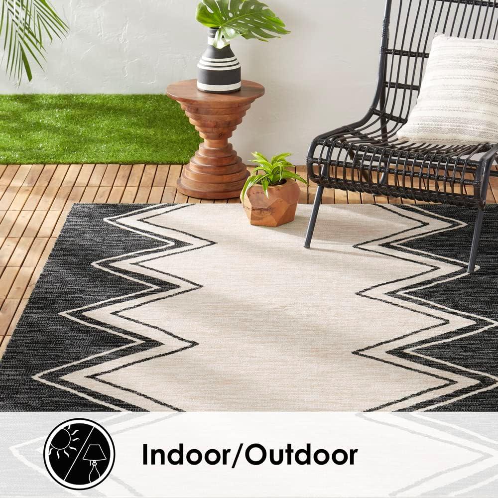 Nicole Miller New York Leon Patio Sofia Indoor/Outdoor Area Rug, Black/Ivory
