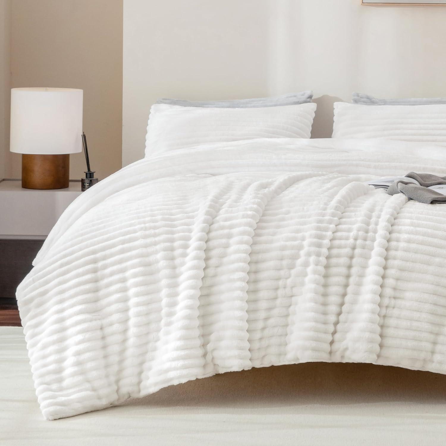 White Faux Fur Queen Comforter Set with Pillowcases