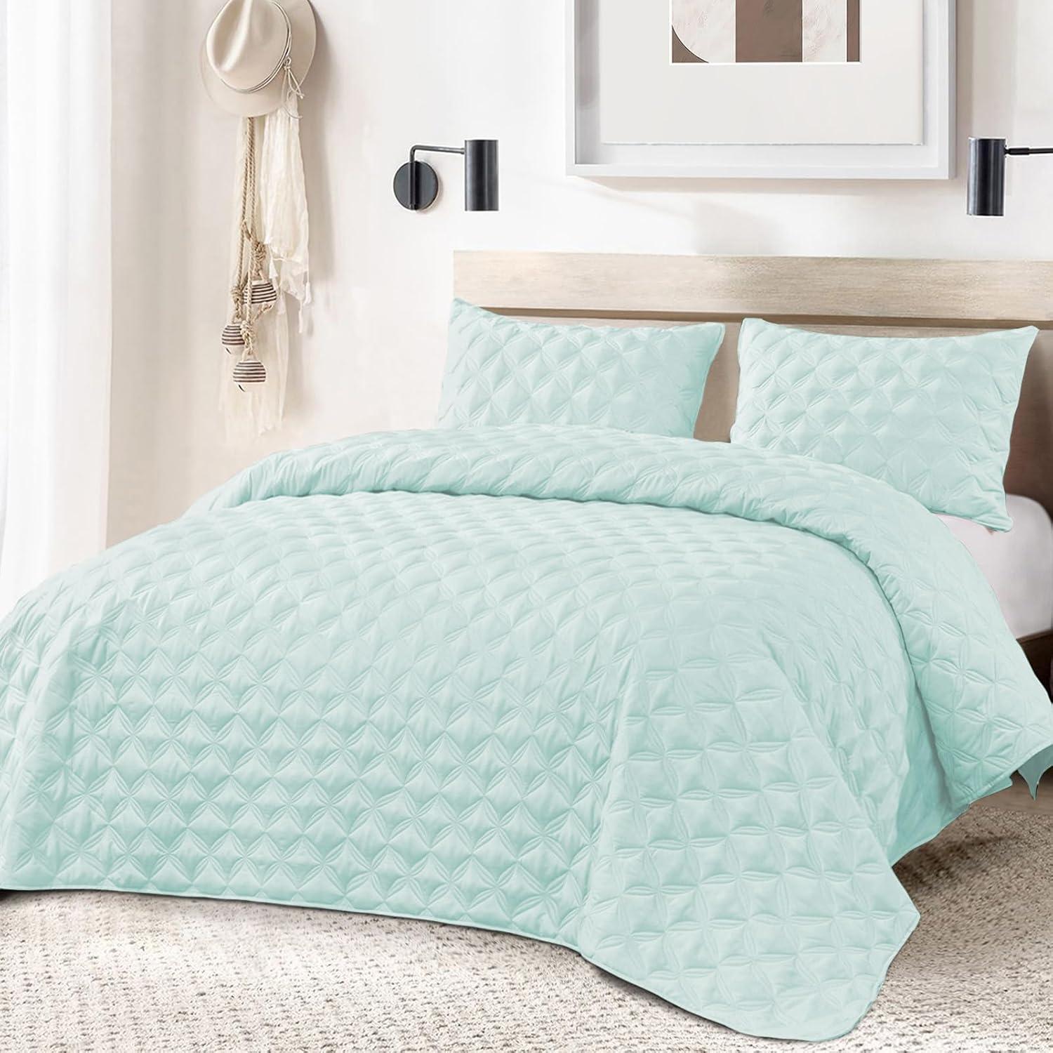Exclusivo Mezcla Queen Quilt Bedding Set, Lightweight Soft Light Grey Queen Bedspreads Coverlets with Geometric Stitched Pattern