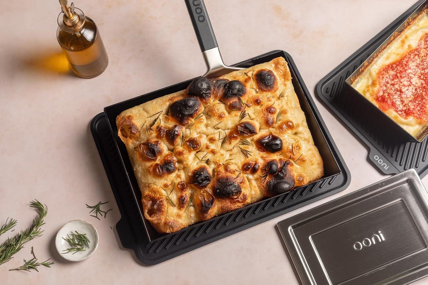 Small Non-Stick Aluminum Detroit-Style Pizza Pan with Lid