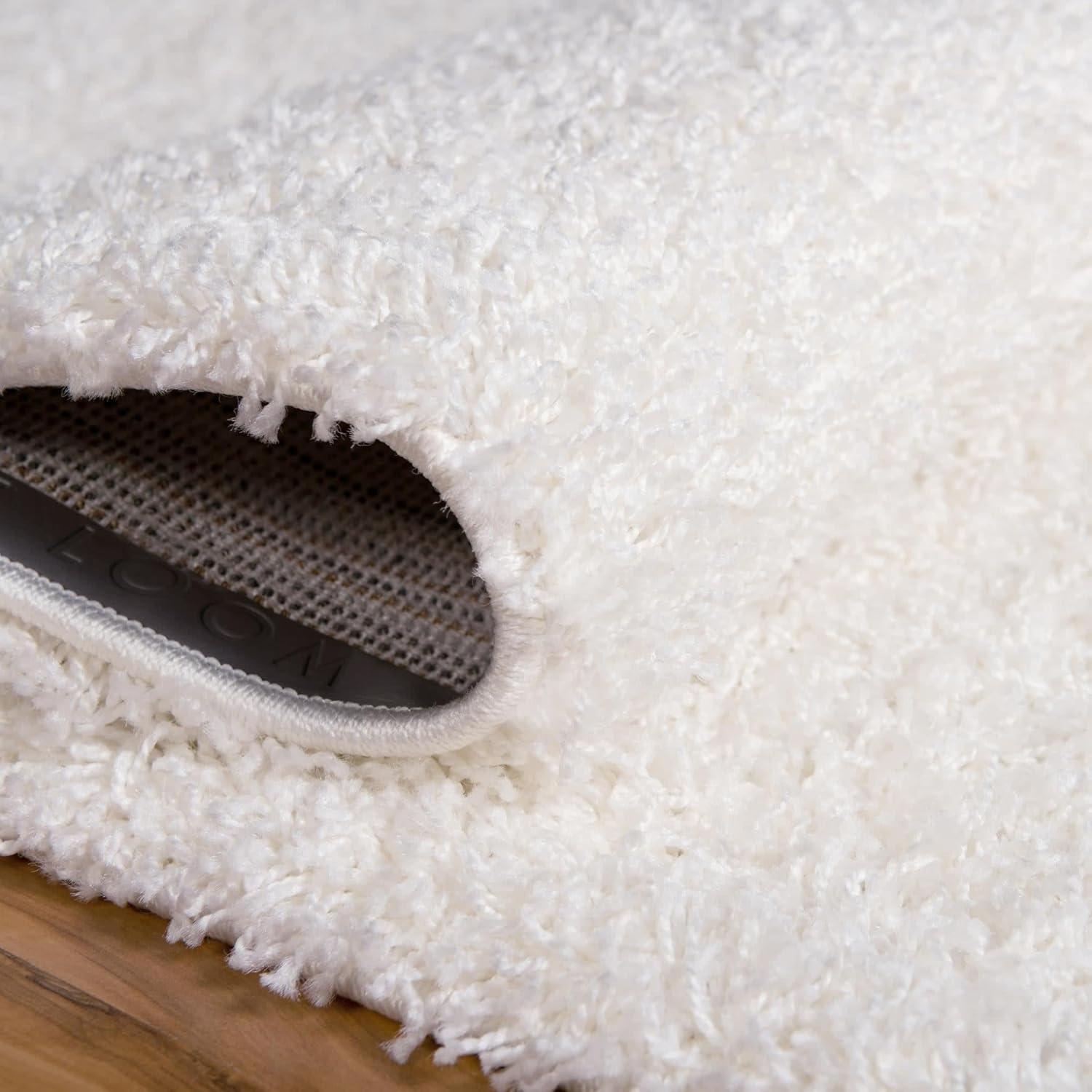 Unique Loom 4' 1 x 6' 1 Solid Shag Snow White Area Rug