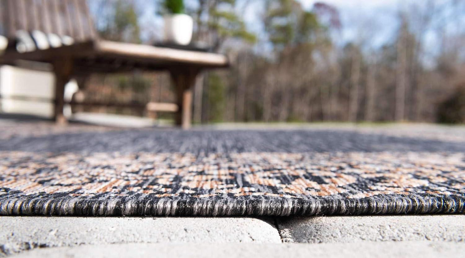 Unique Loom 4' 1 x 6' 1 Rectangle Indoor/Outdoor Border Charcoal Gray Area Rug