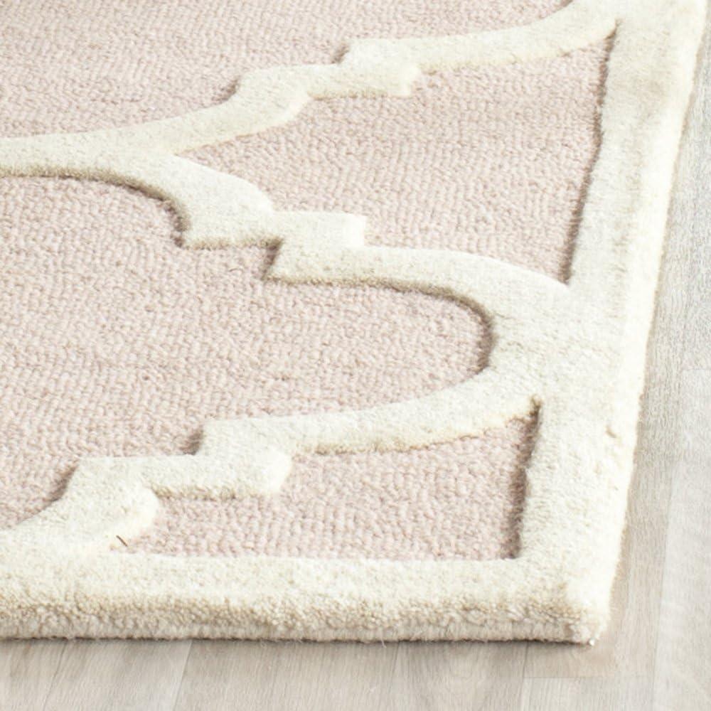 SAFAVIEH Cambridge Justine Geometric Quatrefoil Wool Runner Rug, Light Pink/Ivory, 2'6" x 6'