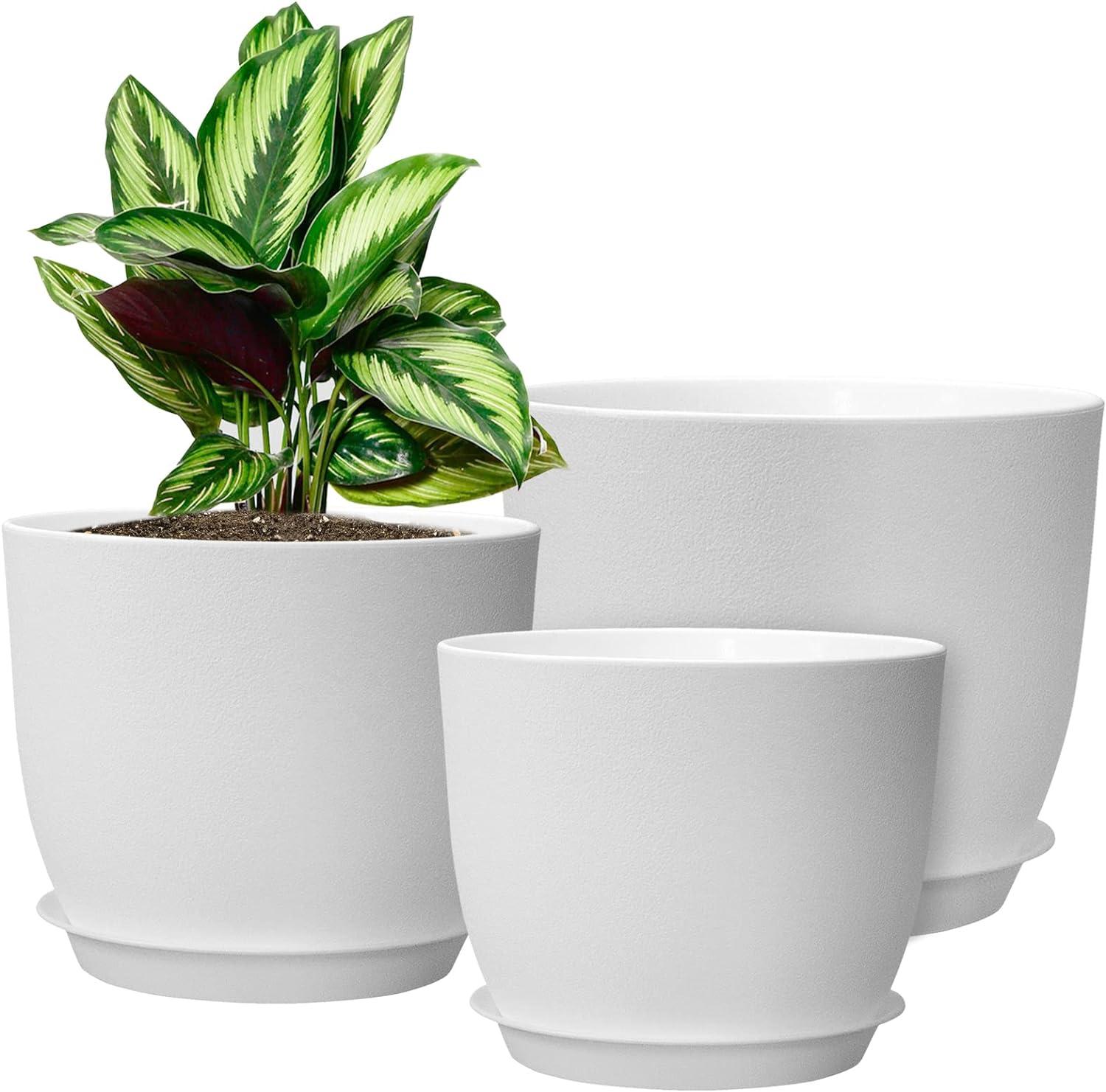 White Round Plastic Indoor/Outdoor Planter Set with Drainage Holes