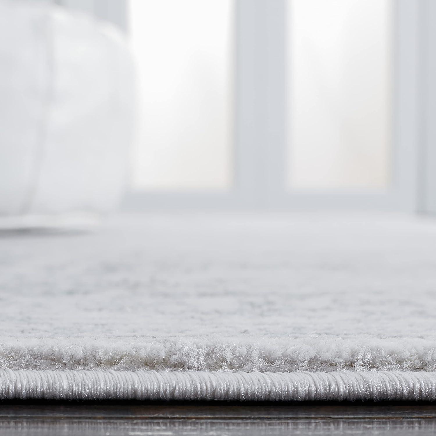 Carnegie CNG631 Power Loomed Accent Rug - Cream/Dark Grey - 2'3"x4' - Safavieh.