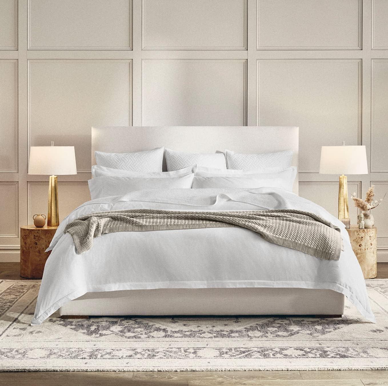BOLL & BRANCH Signature Hemmed Sheet Set - Twin, White - Luxury 100% Organic Cotton - Includes 1 Flat, 1 Fitted, 2 Pillowcases - Buttery Soft
