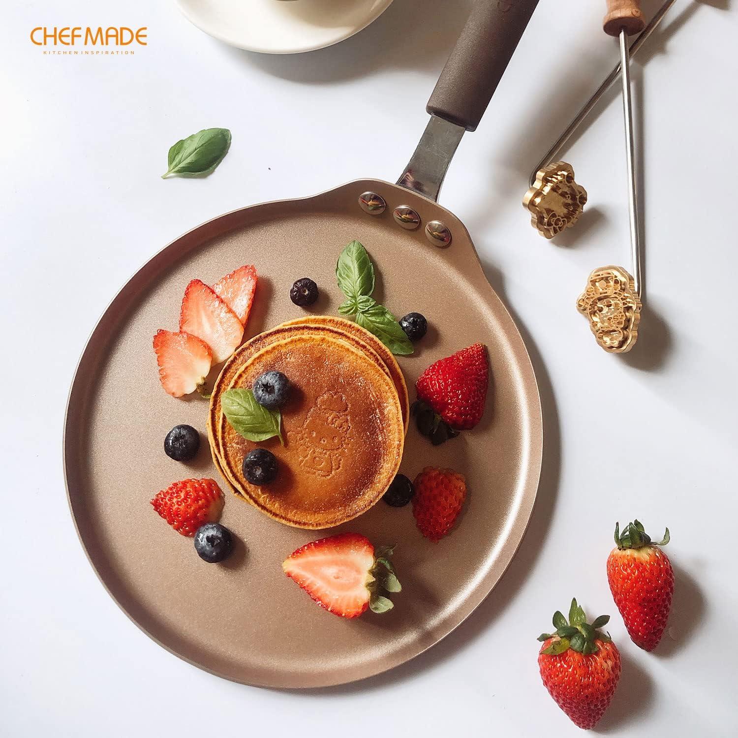 CHEFMADE 8-inch Non-Stick Crepe Pan with Bamboo Spreader & Silicone Handle, Compatible with Gas/Induction/Electric (Champagne Gold)