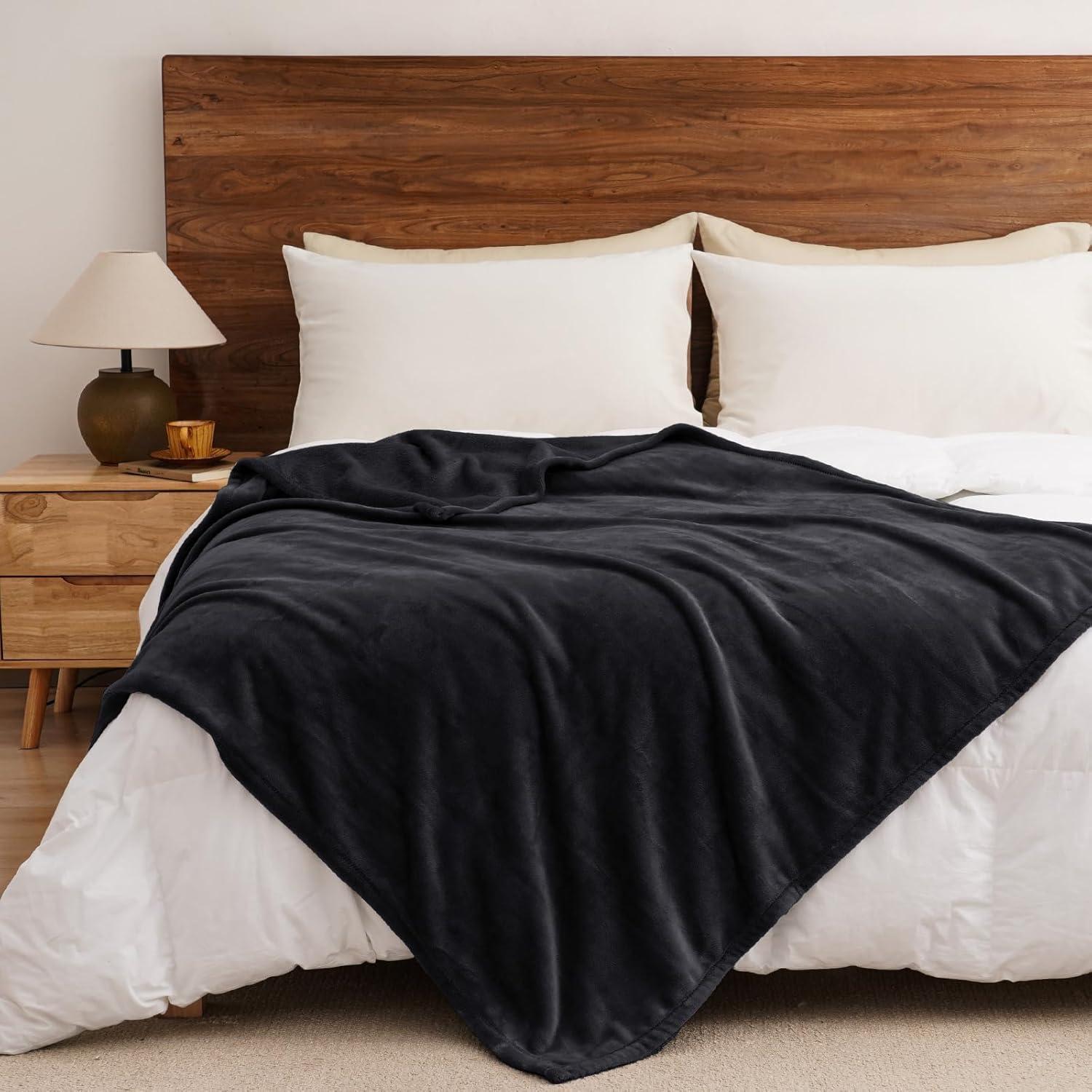 Pavilia Hand Woven Throw Blanket
