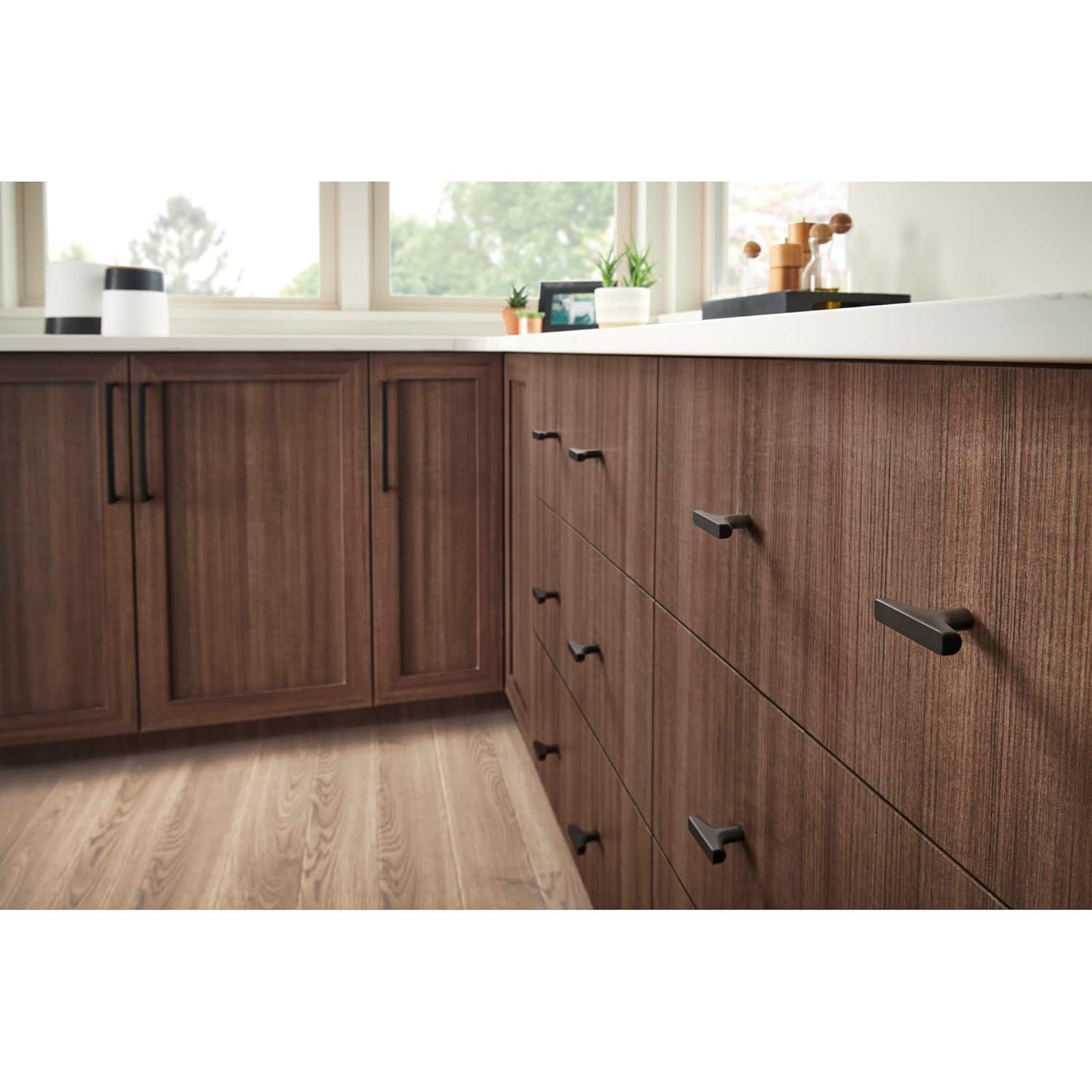 Top Knobs Riverside Bar pull