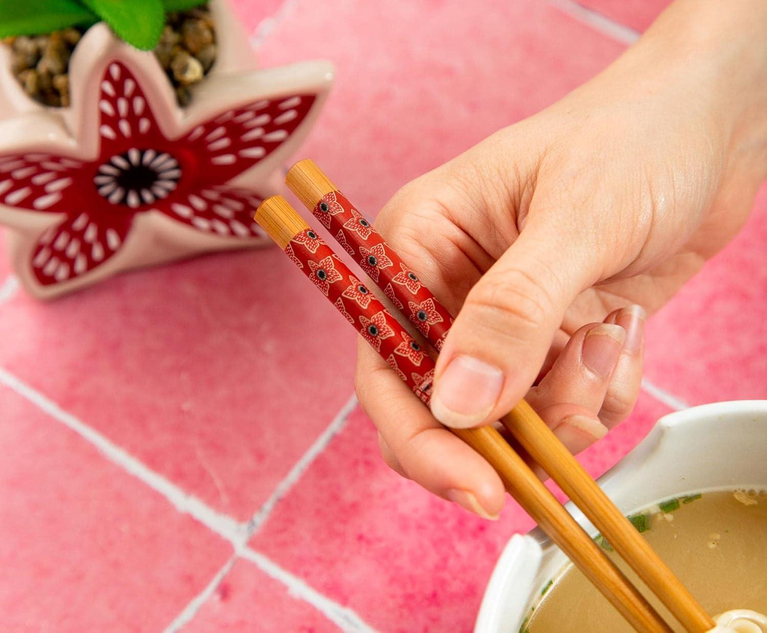 Silver Buffalo Stranger Things Demogorgon Hunting Crew 20-Ounce Ramen Bowl and Chopstick Set