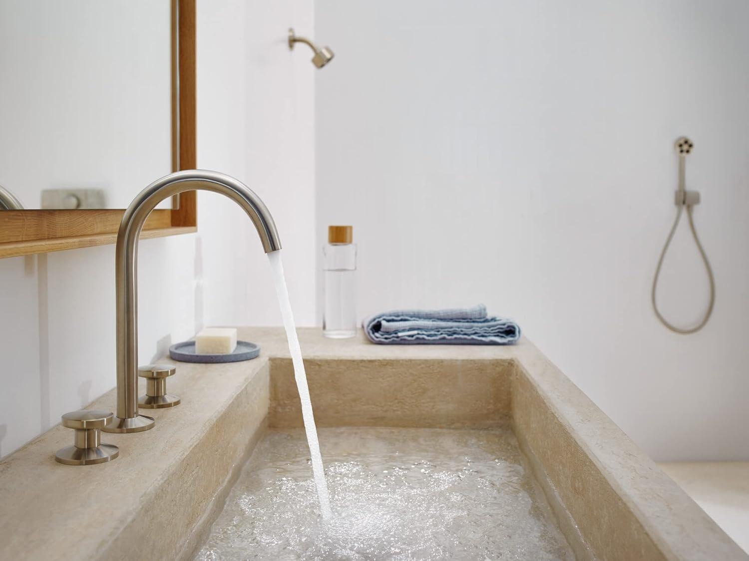 One Rain Fixed Shower Head 2.5 GPM GPM