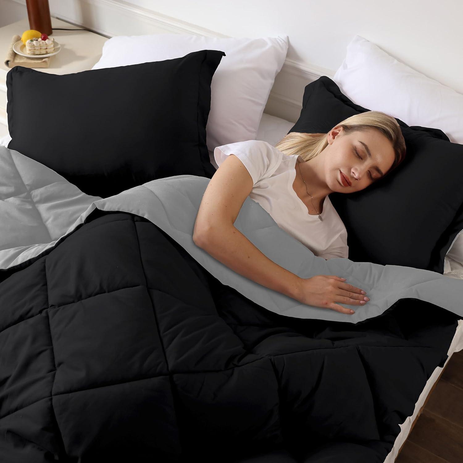 DOWNCOOL Comforter King Size, Reversible Duvet Insert,Black/Grey All Season Blanket, Lightweight Quilt, Down Alternative Hotel Comforter with Corner Tabs (Black/Gray, King 102x90 Inches)