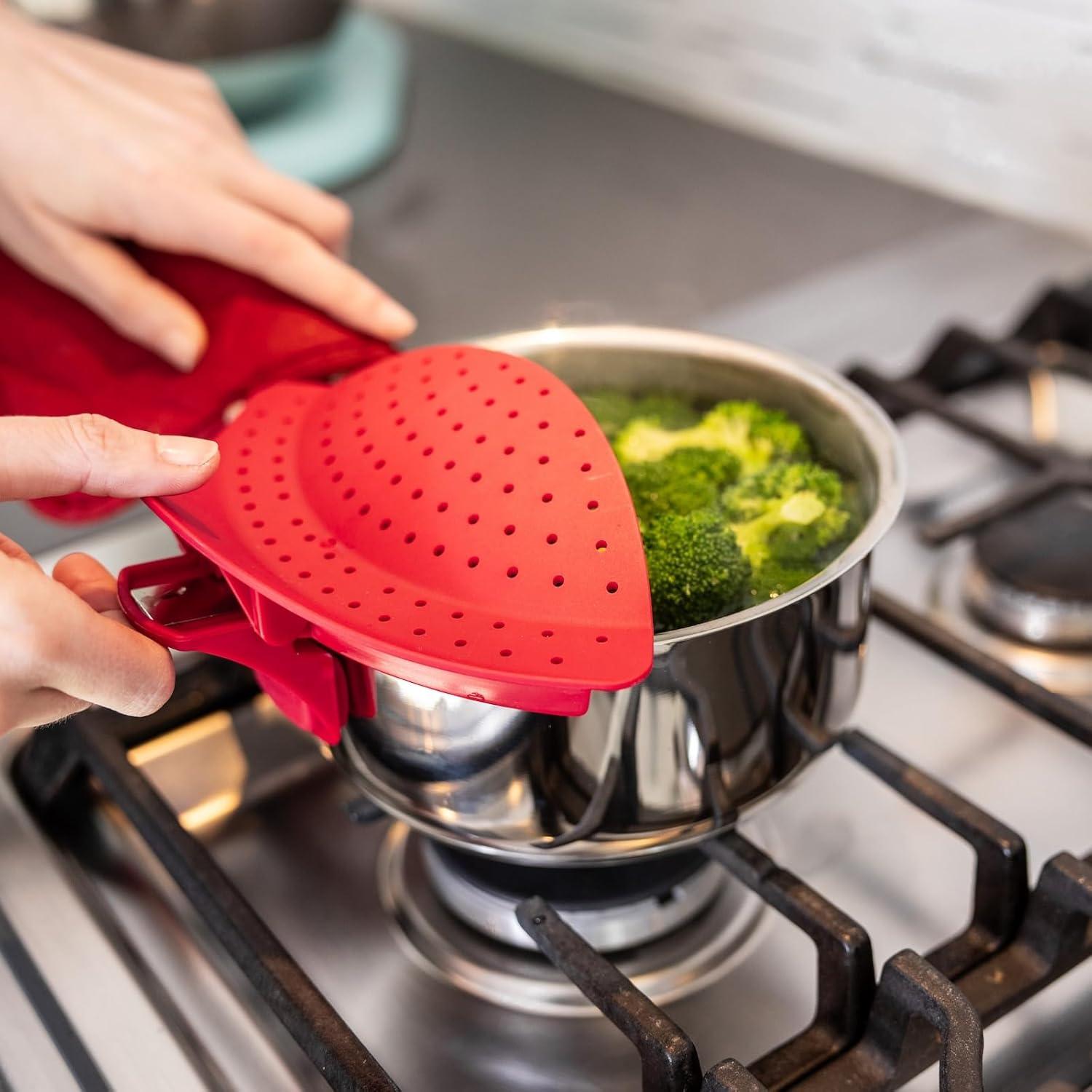 Chef's Planet Strainer - Pasta Strainer, Strainers for Kitchen, Food Strainer, Kitchen Strainer, Grease Strainer, Pot Strainer, Handy Pan, Clip on Strainer for Pots, Household Gadgets (Red)