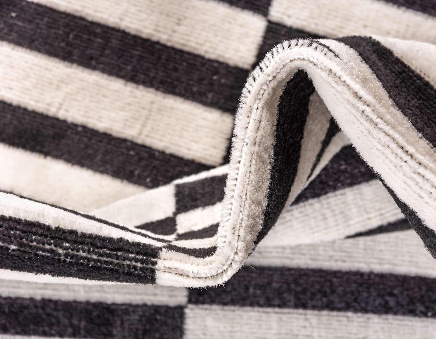 Unique Loom Williamsburg Collection Area Rug - Striped (4' x 6' Rectangle Black/Ivory)