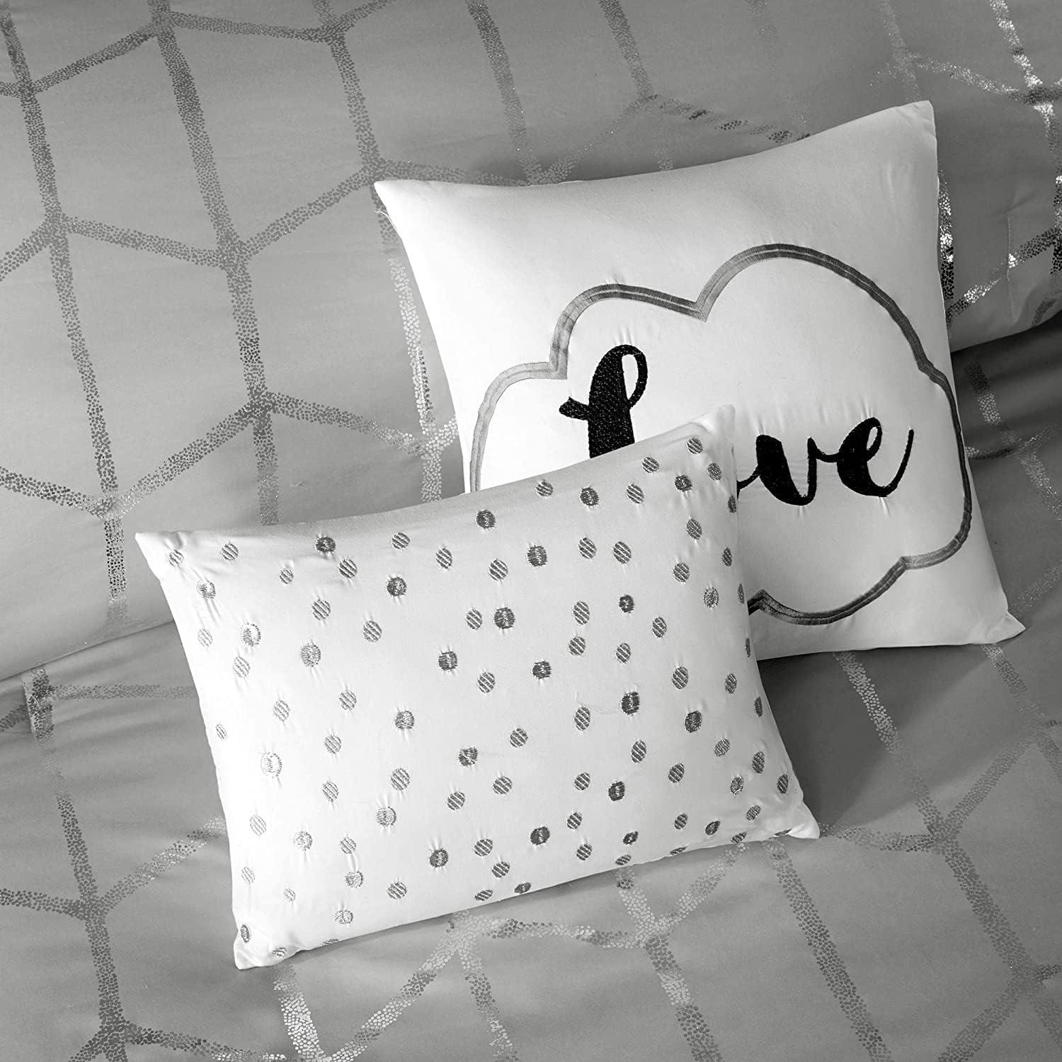 Intelligent Design Raina Metallic Printed Comforter Set