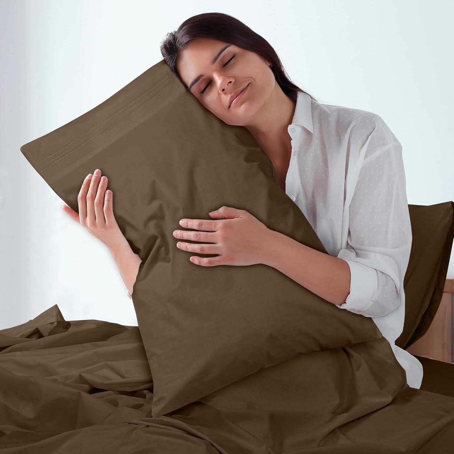 ROYALE LINENS - 3 Piece Twin Bed Sheet - Soft Brushed Microfiber 1800 Bedding Set - 1 Fitted Sheet, 1 Flat Sheet, 1 Pillowcase -Wrinkle & Fade Resistant Luxury Sheet Set (Chocolate Brown, Twin)