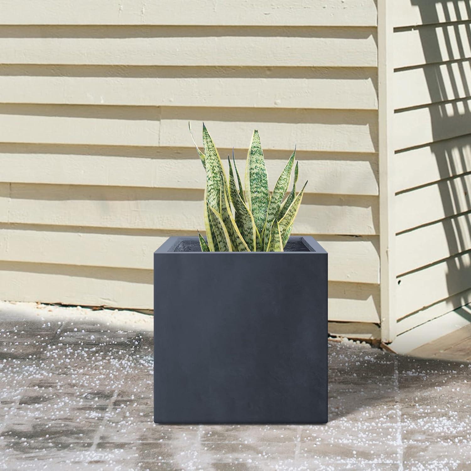 Rosemead Home & Garden, Inc. Kante Lightweight Modern Outdoor Concrete Square Planter