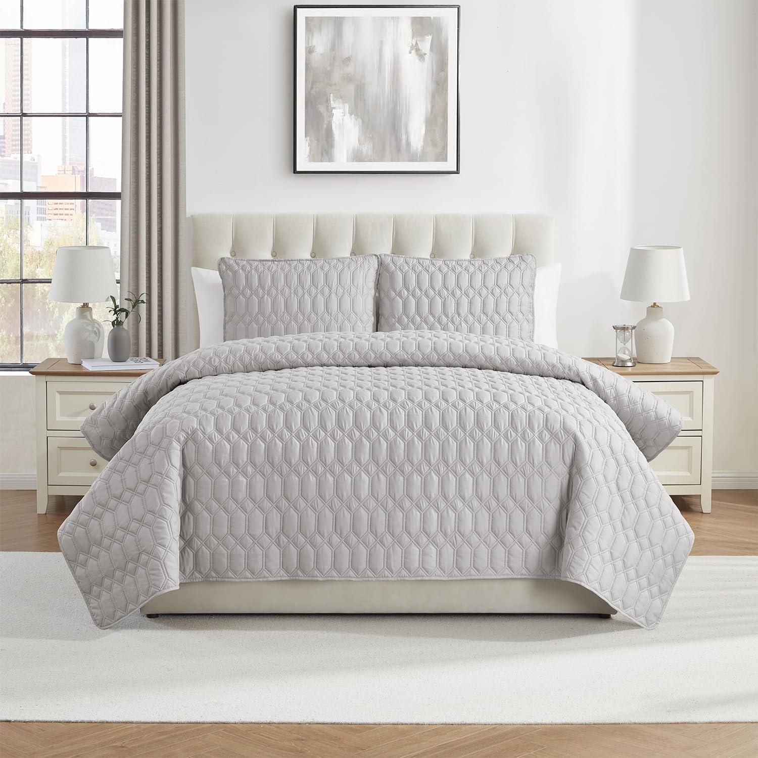 Light Grey Full Microfiber Diamond Pattern Quilt Set