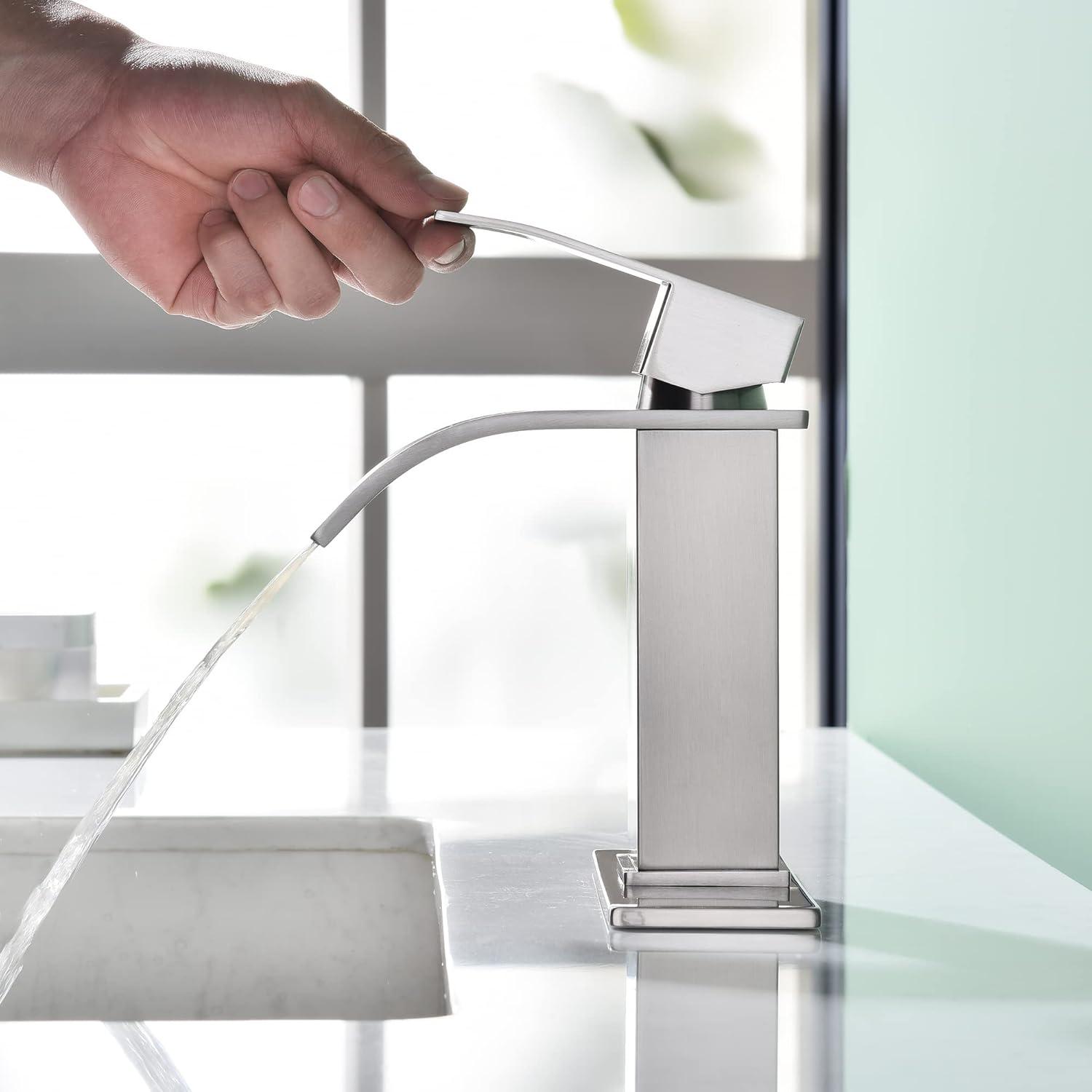 Single-Hole Single-handle Bathroom Faucet