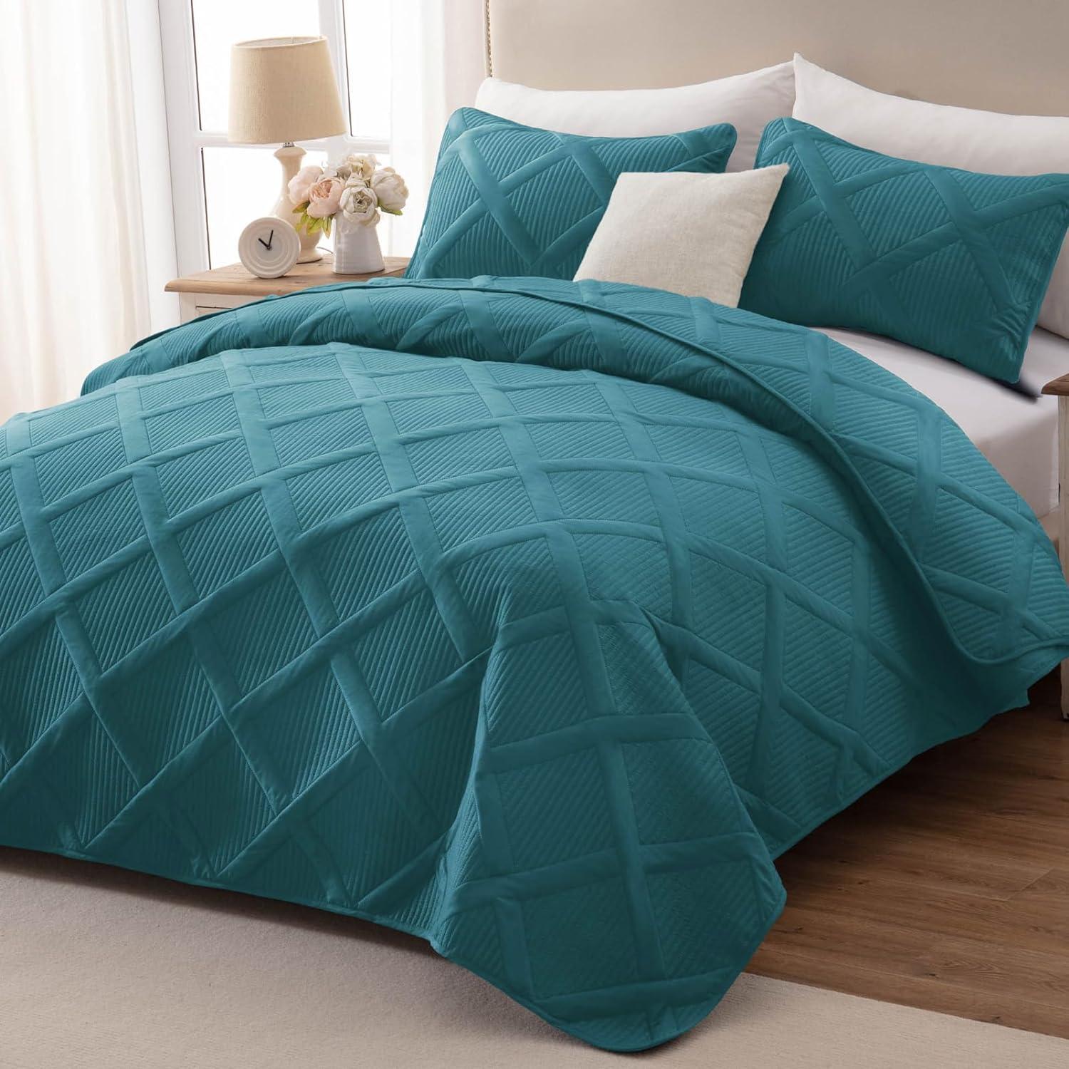 Teal Diamond Pattern California King Quilt Set with Pillow Shams