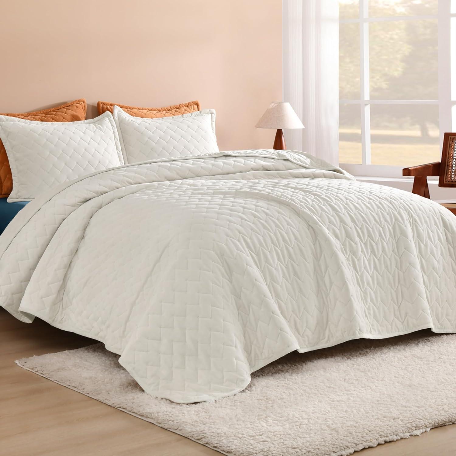 Chezmoi Collection Diamond Stitch Reversible Plush Distressed Velvet Quilt Set