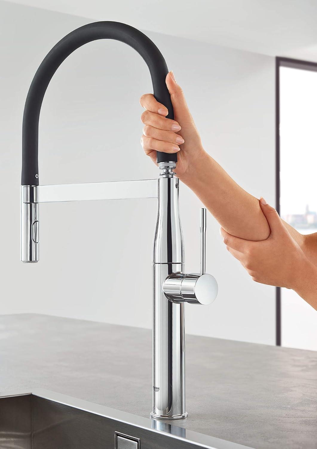 Modern Chrome Kitchen Faucet with 360° Swivel and Pull-Down Spray