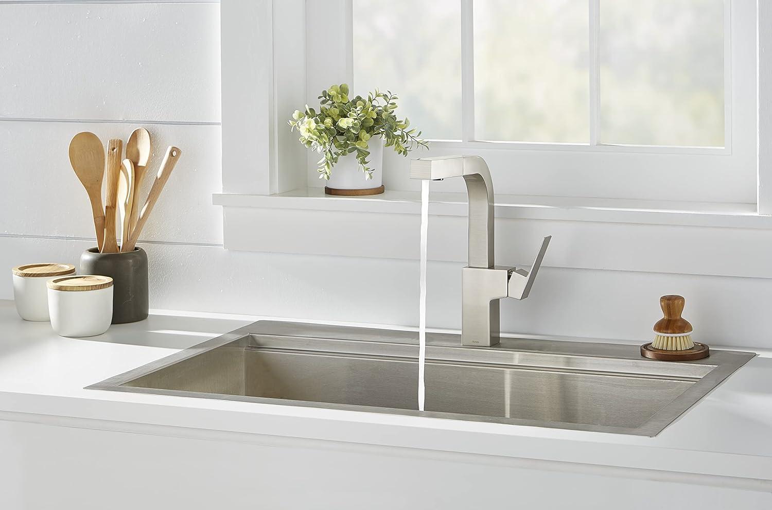 Mid-Town Single Handle Pull-Out Kitchen Faucet