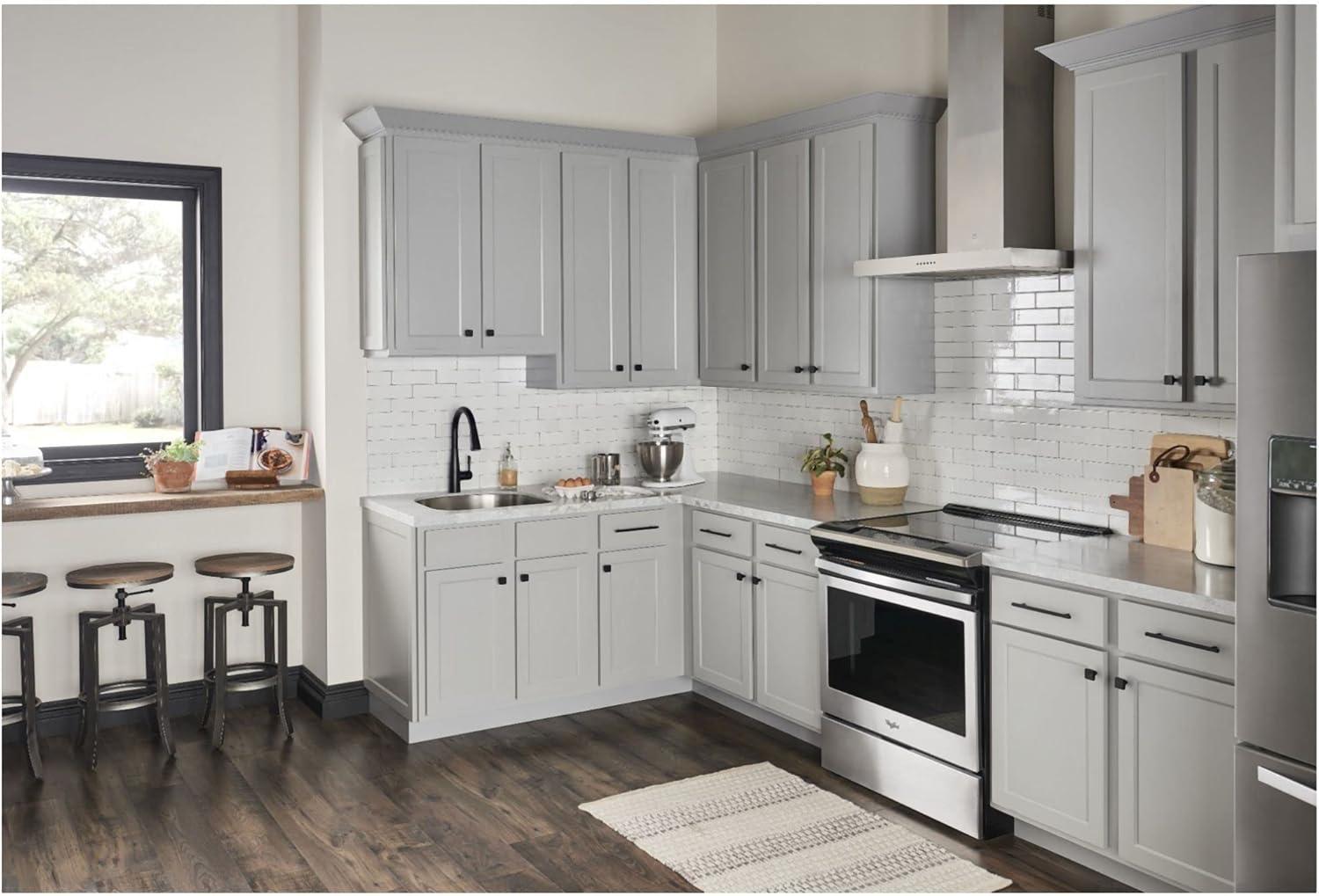 Dominique 1 1/8" Length Square Knob