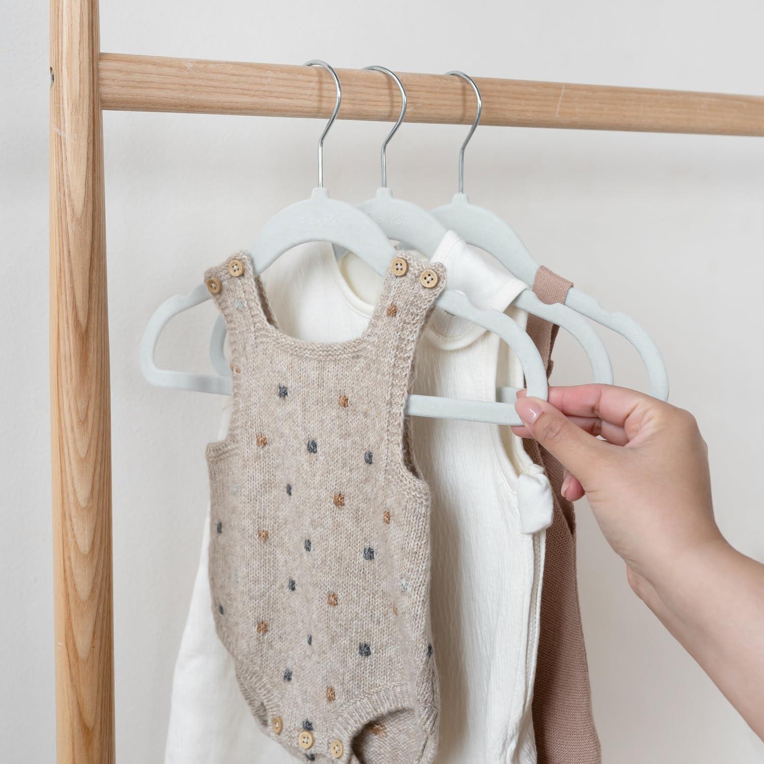 3 Sprouts 3 Sprouts -  Non-Slip Velvet Hangers for Baby Clothes - Pack of 30 - Blue (Set of 30)
