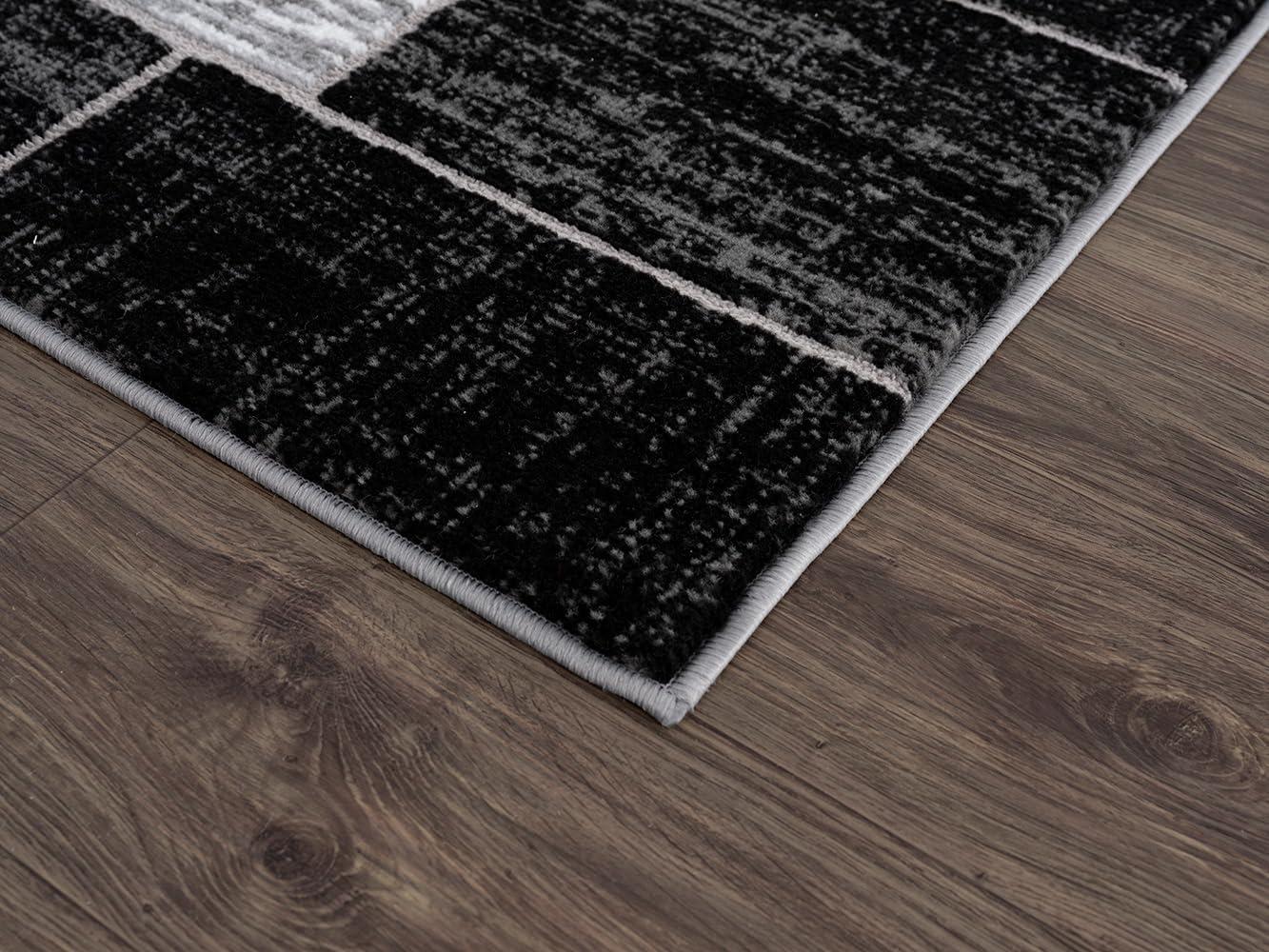 Black and Gray Geometric Synthetic 5' x 7' Area Rug