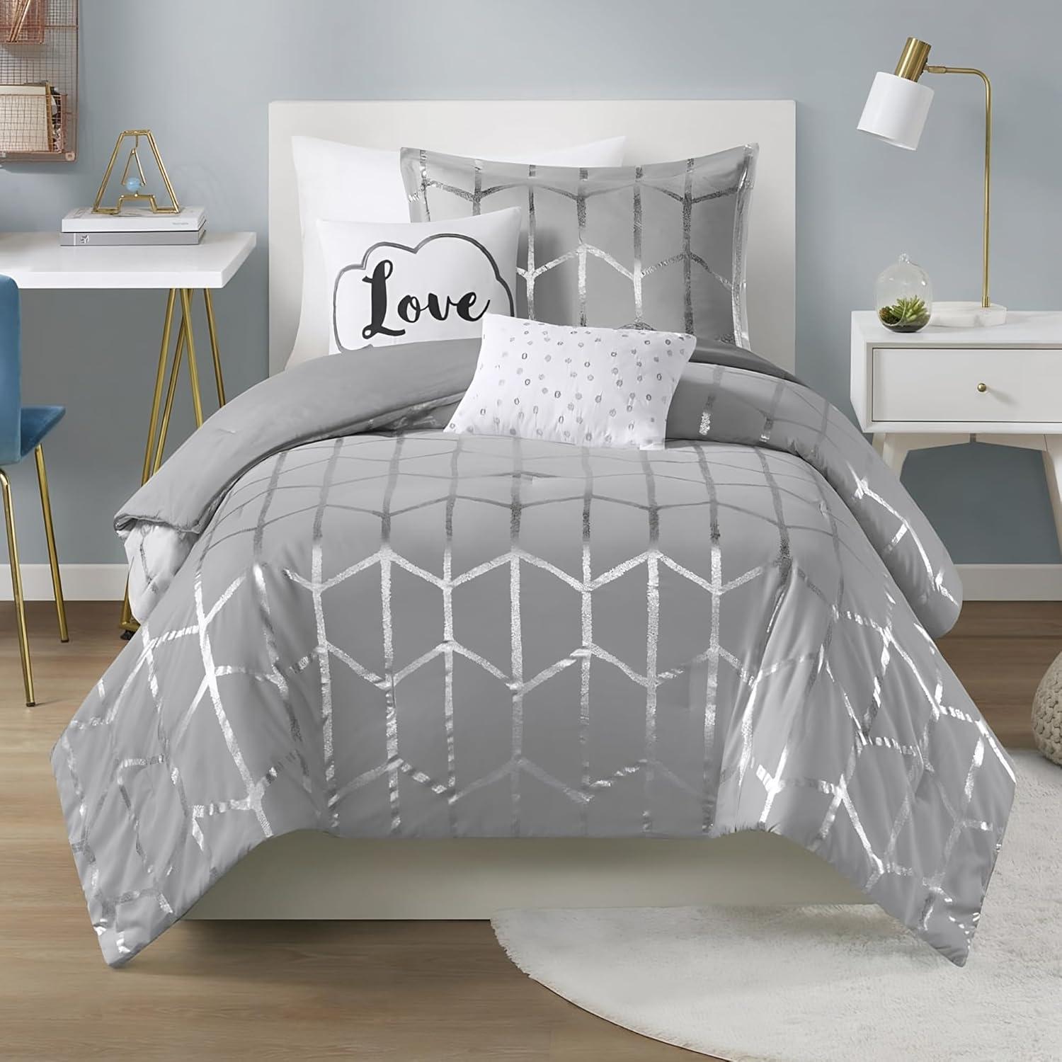 Intelligent Design Raina Metallic Printed Comforter Set