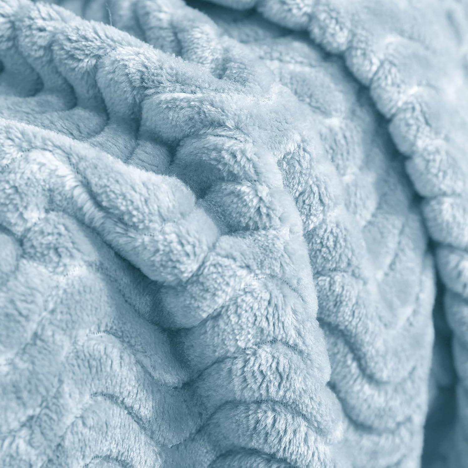 Exclusivo Mezcla Large Flannel Fleece Throw Blanket, Jacquard Weave Wave Pattern Blanket (50" x 70", Light Blue)
