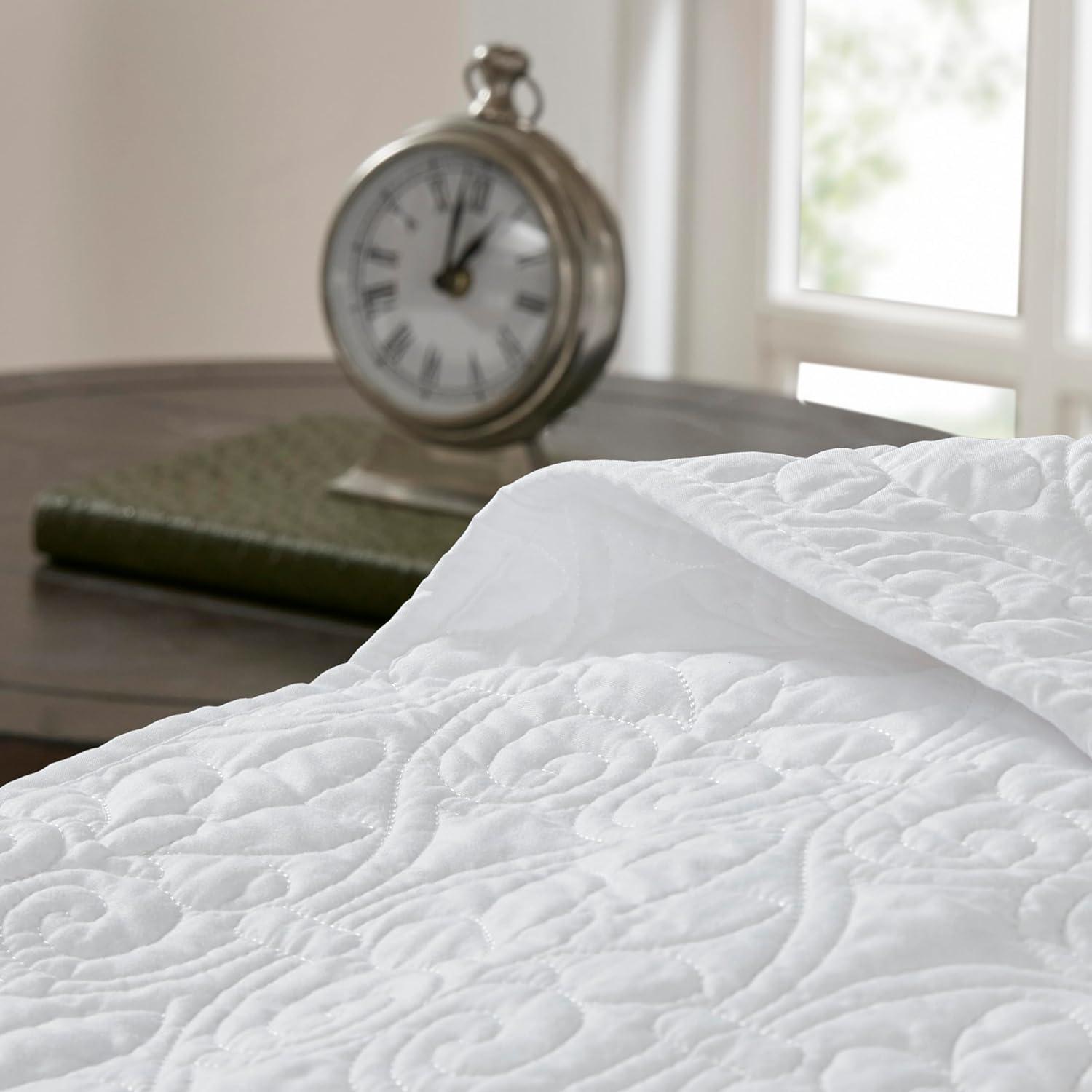 Quebec Reversible Bedspread Set