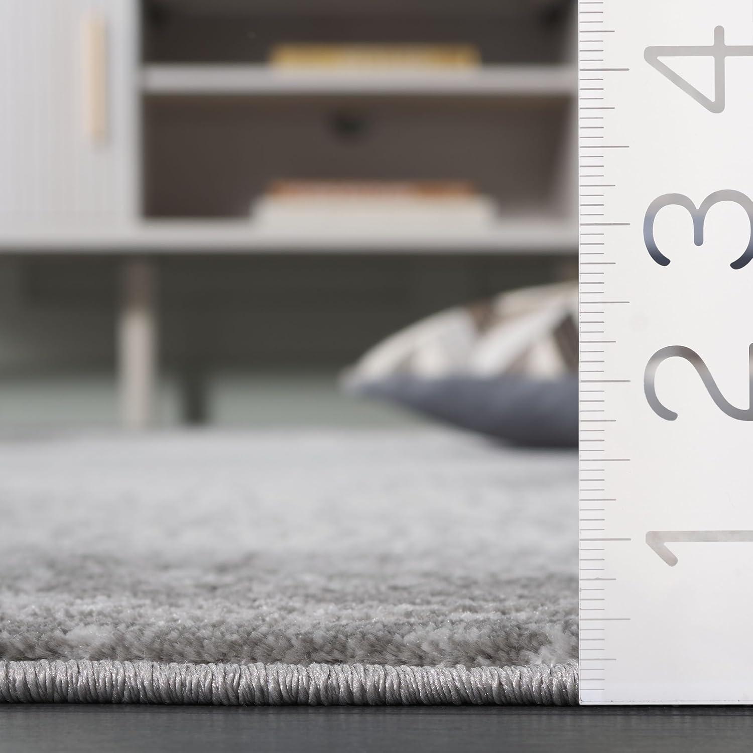 Meadow MDW333 Power Loomed Indoor Runner Rug - Grey/Ivory - 2'7"x8' - Safavieh