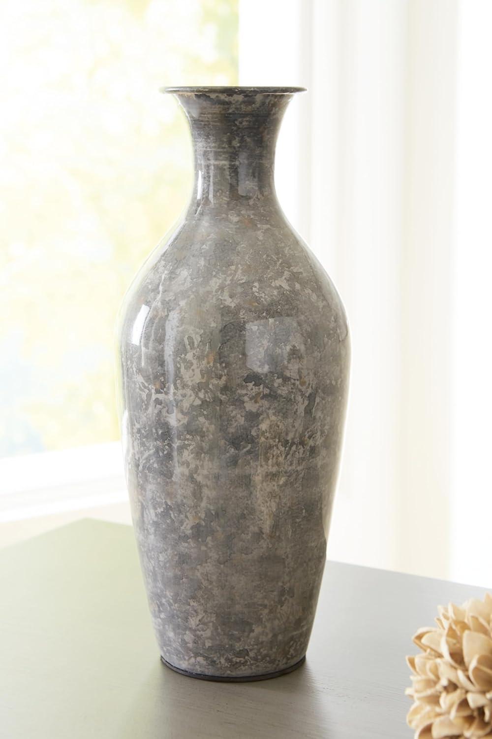 Ivy Bronx Jayra Metal Table Vase