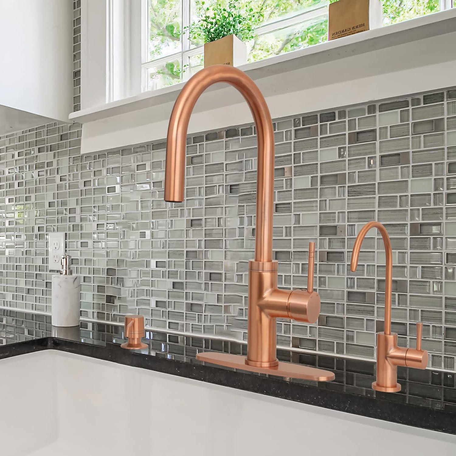 Single-Handle Pull Down Sprayer Kitchen Faucet with Deckplate in Copper