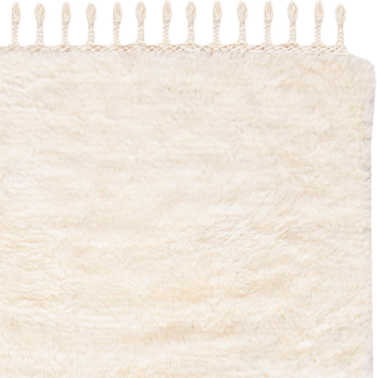 Safavieh Casablanca 473 Hand Woven Wool Pile Solid Color Rug