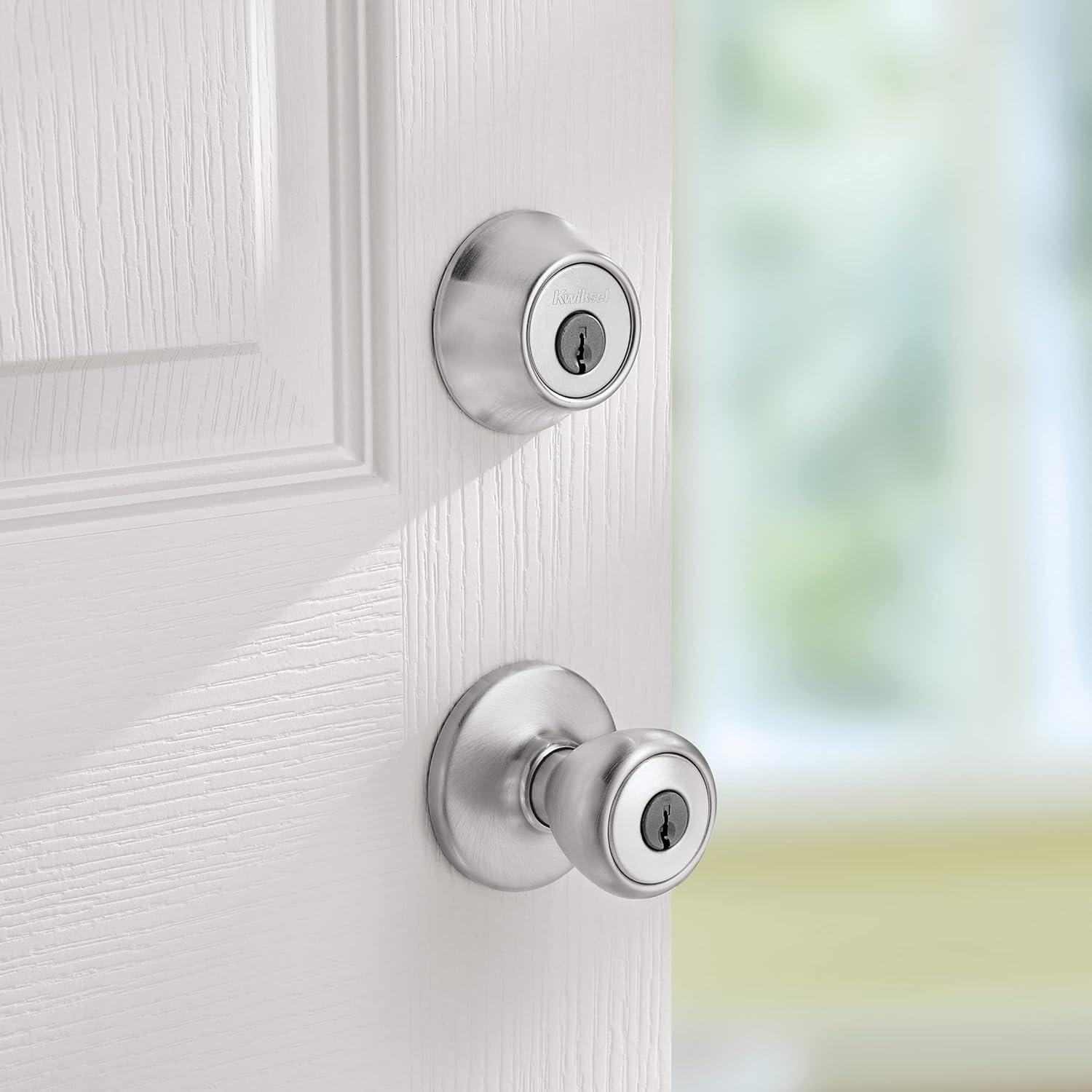 Kwikset 690 Delta Keyed Entry Knob and Single Cylinder Deadbolt Combo Pack featuring SmartKey®, Satin Chrome, 96900-371