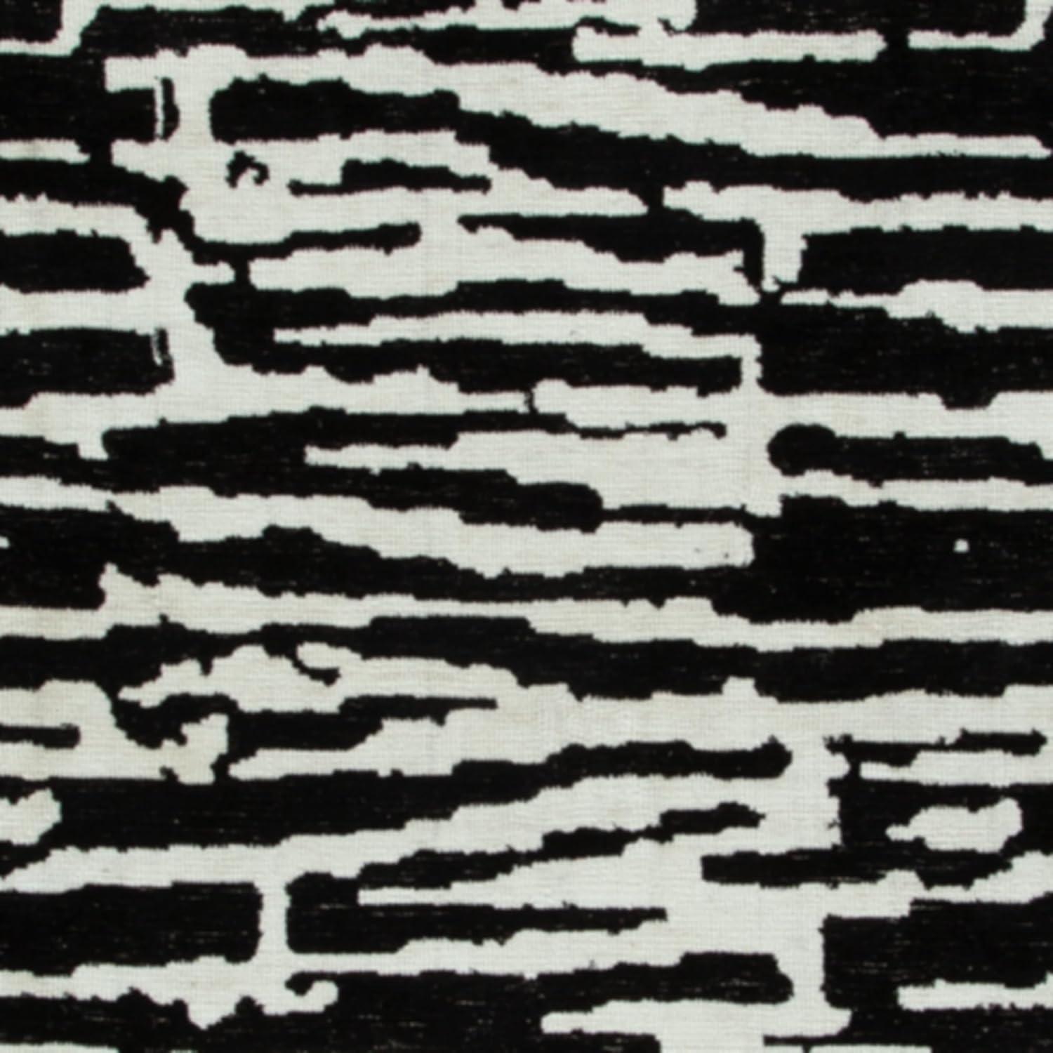 Black and White Abstract 5' x 7' Synthetic Rug