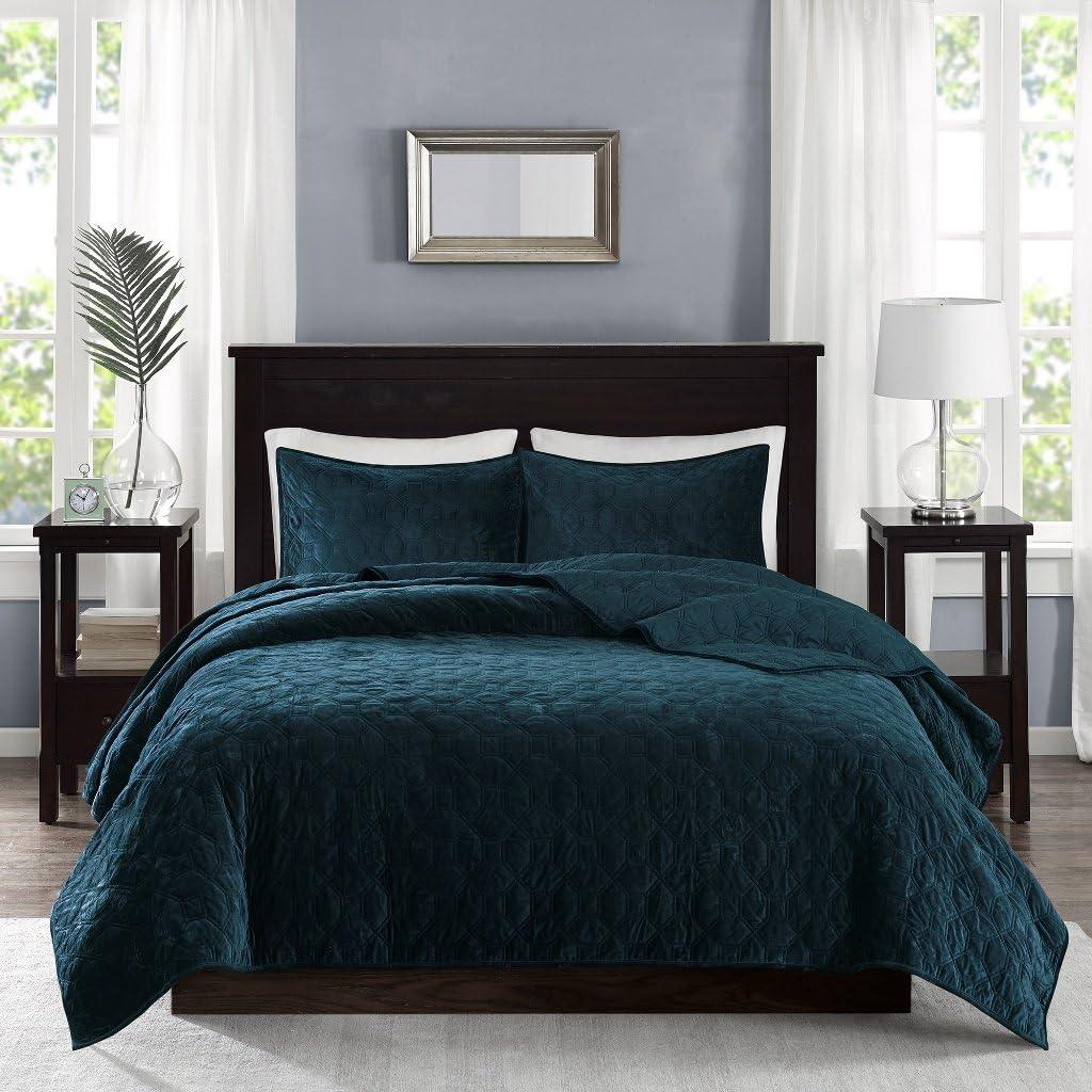 Harper 3 Piece Velvet Quilt Set