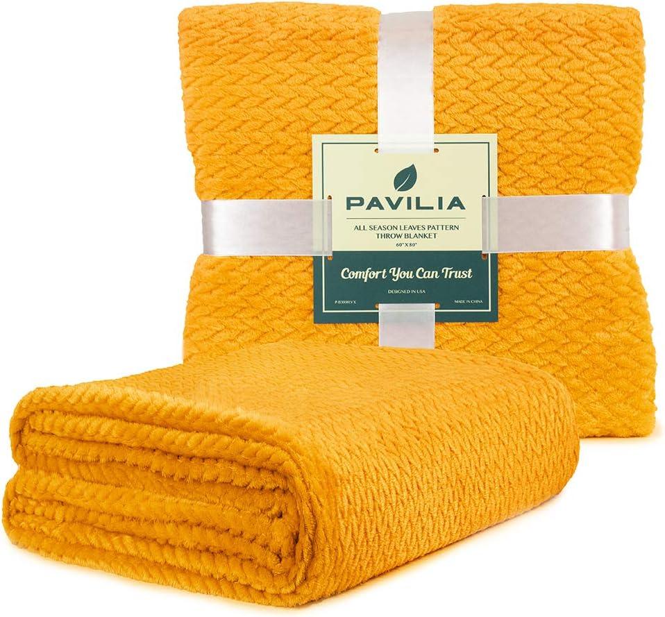 PAVILIA Lightweight Fleece Throw Blanket for Couch, Soft Warm Flannel Blankets for Bed