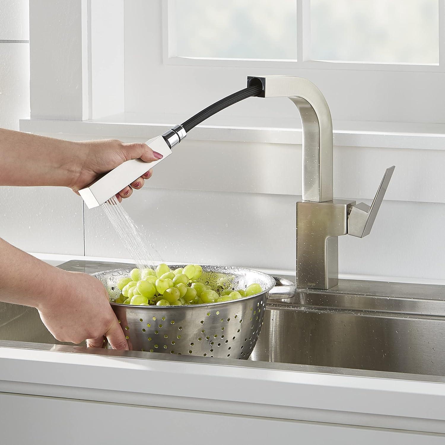 Mid-Town Single Handle Pull-Out Kitchen Faucet