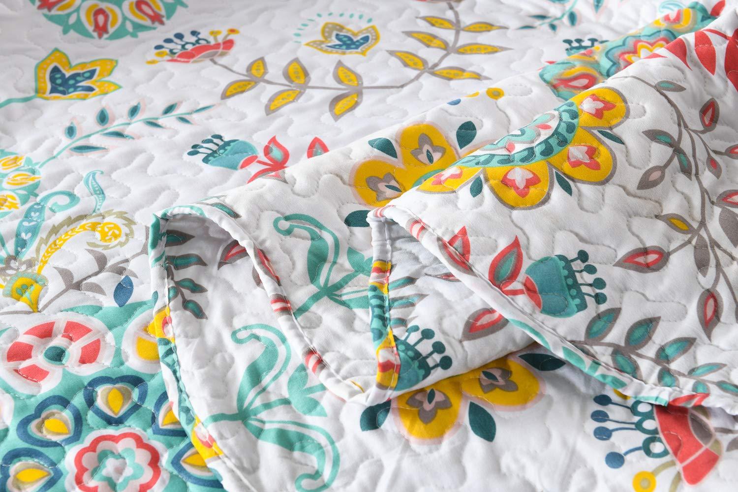 MarCielo Bohemian Floral Quilt Set