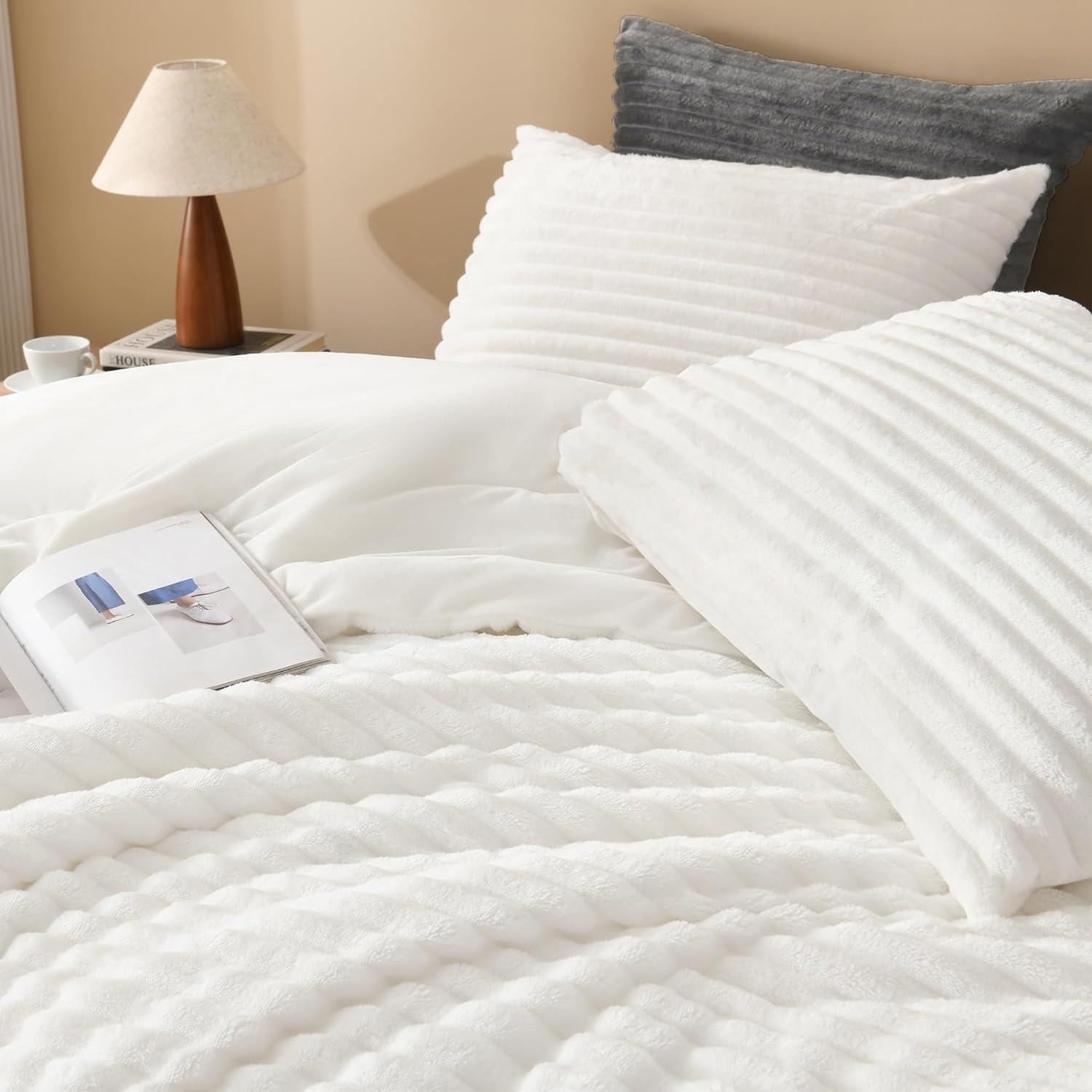 Andency Fluffy Queen Comforter Set, Super Soft White Comforters Queen Size, Winter Warm Fleece Faux Fur Bedding Set, Luxury Plush Fuzzy Bed Set 3 Pieces (1 Shaggy Comforter, 2 Pillowcases)