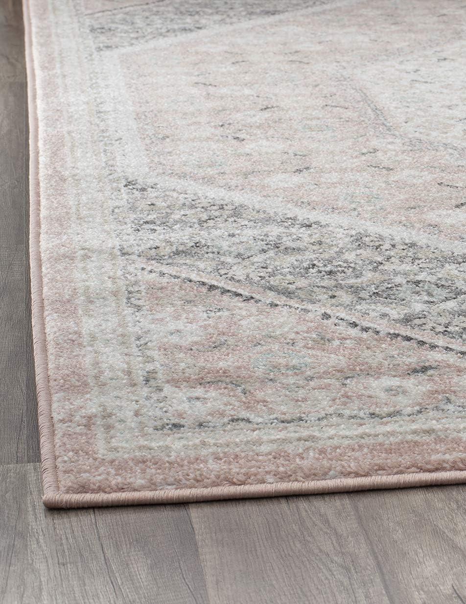 Elegant Gray Synthetic 5' x 7' Easy-Care Area Rug