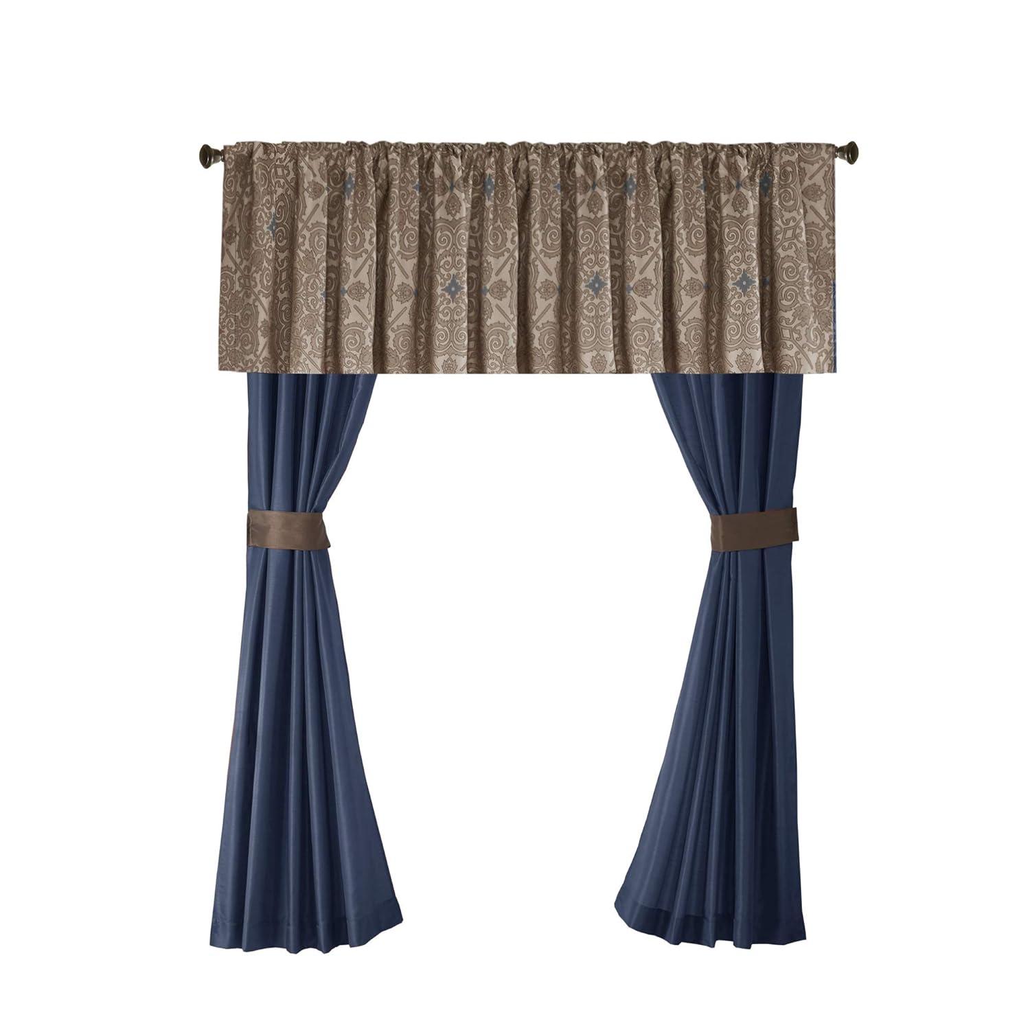 Madison Park Essentials Delaney Jacquard Traditional 24 Piece Room in a Bag
