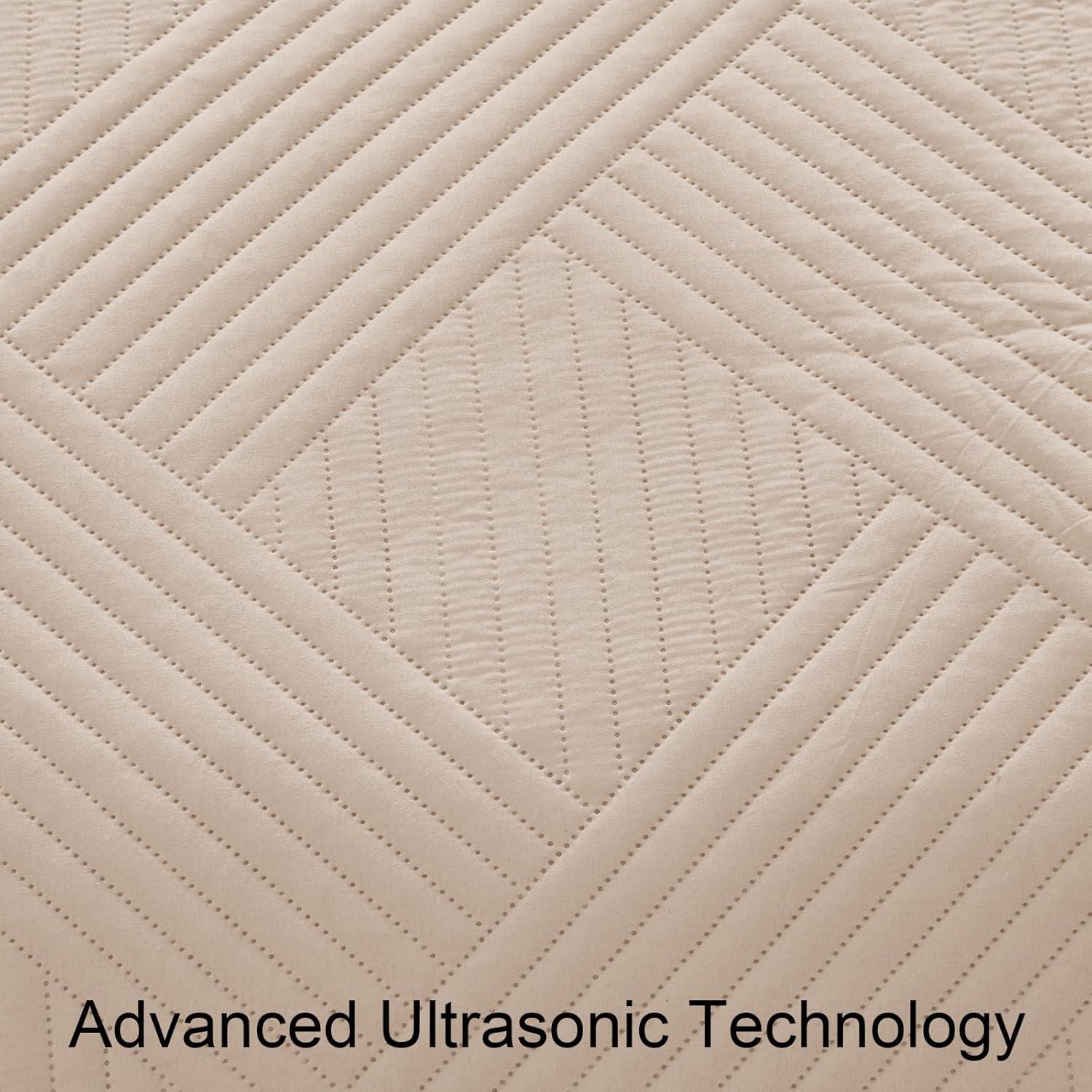 Whale Flotilla 3-Piece Brich Beige Embossed Quilt Bedding Sets, King