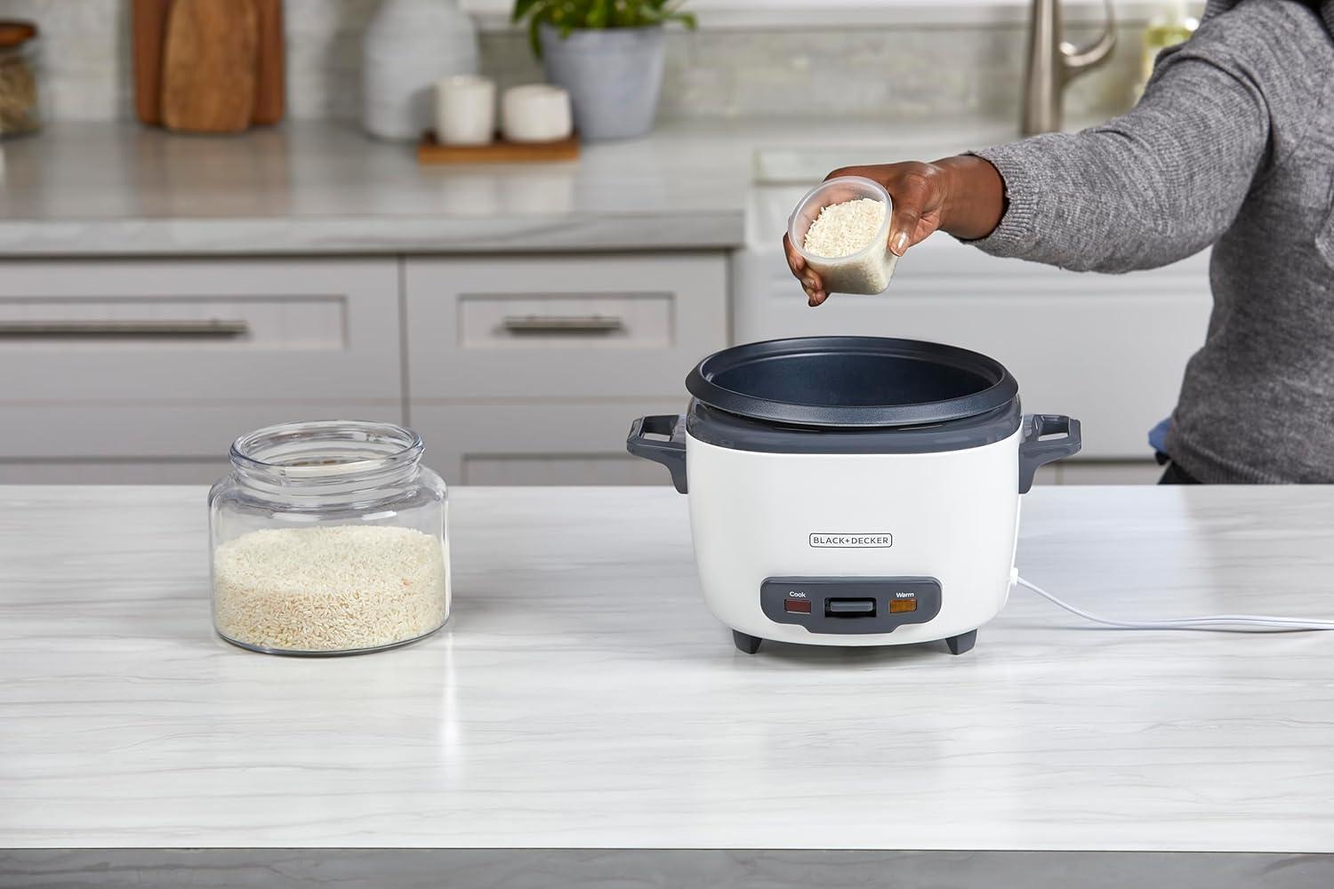 BLACK+DECKER BLACK+DECKER, Rice Cooker, Uncooked Rice, Steaming Basket, Removable Non-Stick Bowl, One Touch