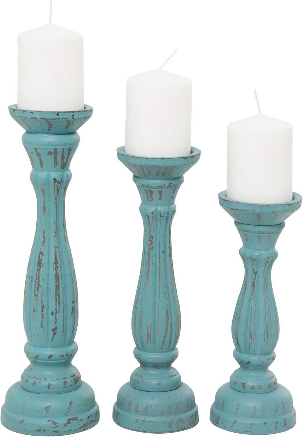 DecMode 3 Candle Green Wooden Distressed Turned Pillar Candle Holder, Set of 3